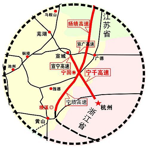 記者從省交通控股集團(tuán)了解到，近日隨著寧千高速路面01標(biāo)270米瀝青下面層試驗(yàn)段成功鋪筑，該項(xiàng)目進(jìn)入瀝青路面施工階段，為年內(nèi)通車打下堅(jiān)實(shí)基礎(chǔ)。