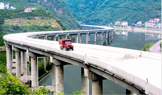 興山建全國(guó)首條水上生態(tài)公路 預(yù)計(jì)7月底通車